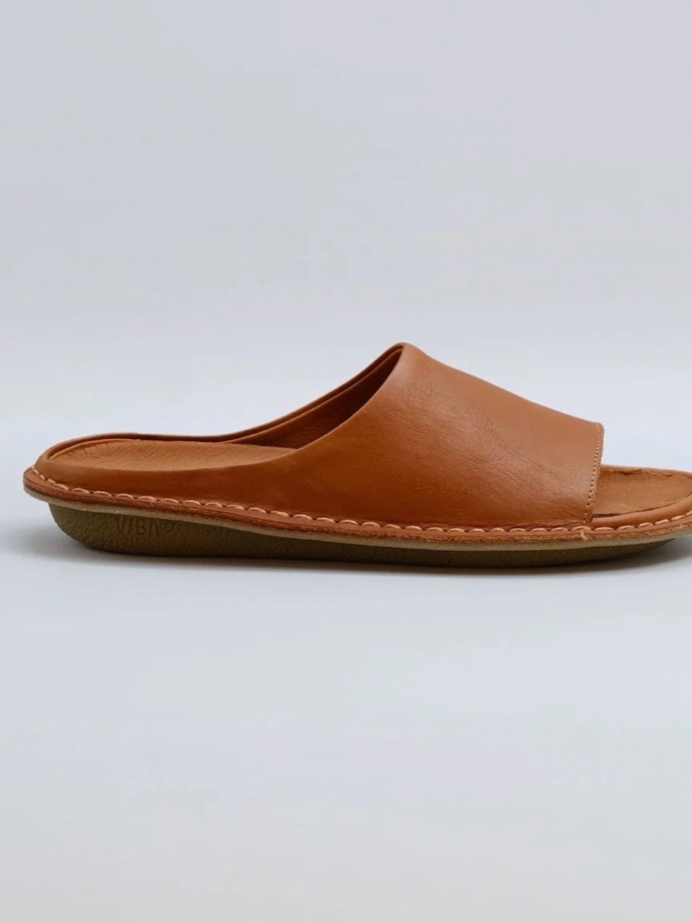 NEW VIBAe Saint Tropaz Women's Cognac Leather Slide Sandals 37 - Picture 2 of 11